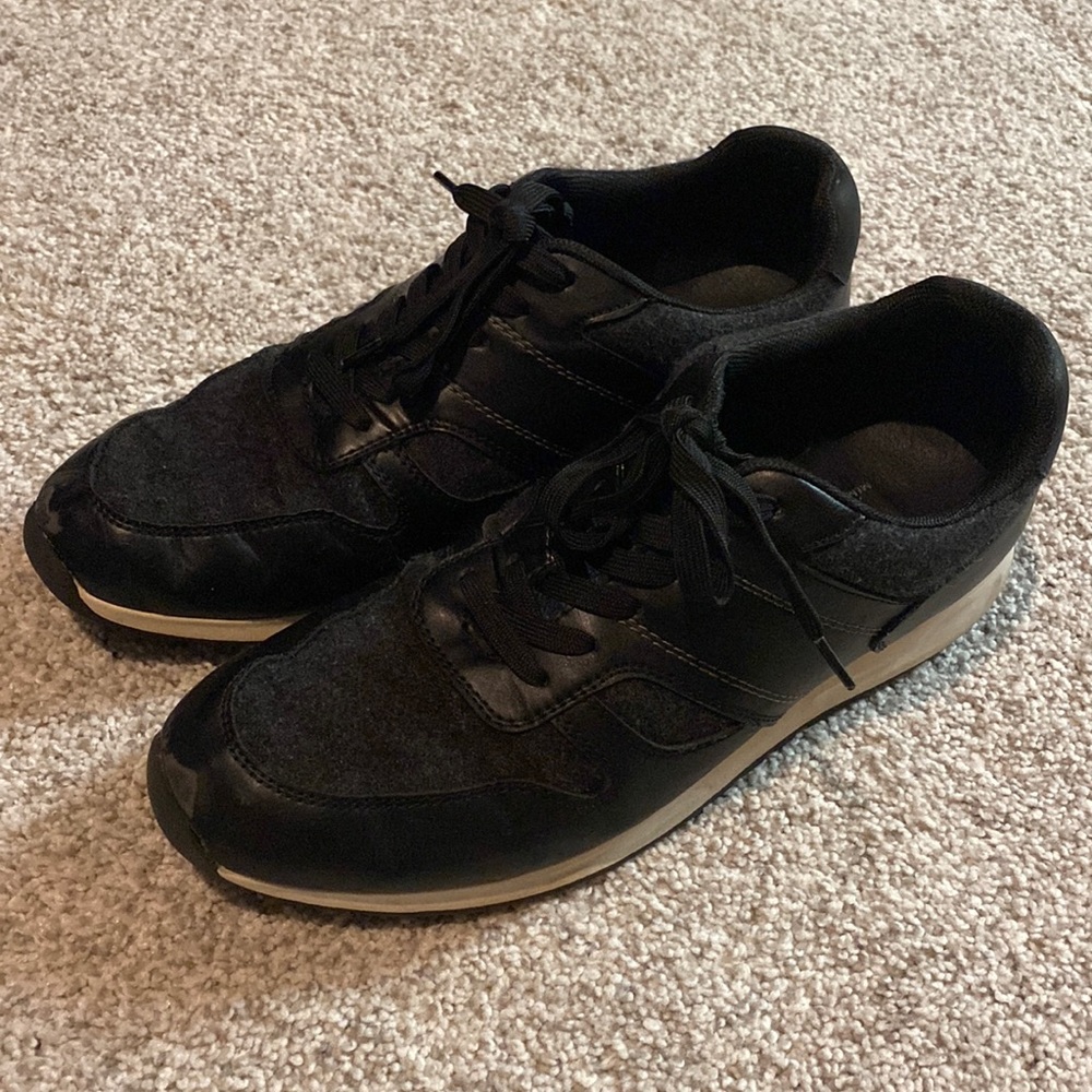 Memory Foam casual dress shoes J Ferrar size 9